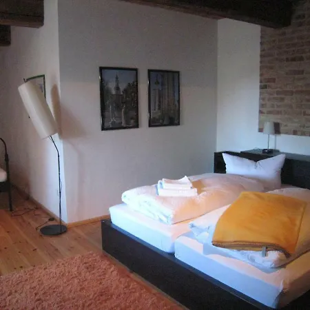 To'n Schlagboom Hotel 2*